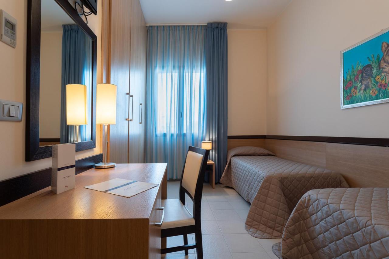 Club Azzurro Hotel & Resort Porto Cesareo Ngoại thất bức ảnh