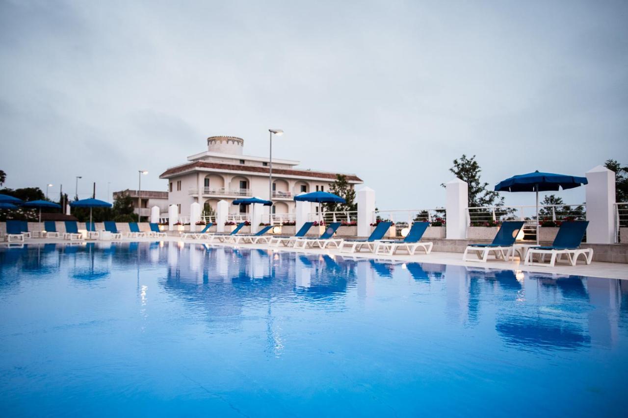 Club Azzurro Hotel & Resort Porto Cesareo Ngoại thất bức ảnh