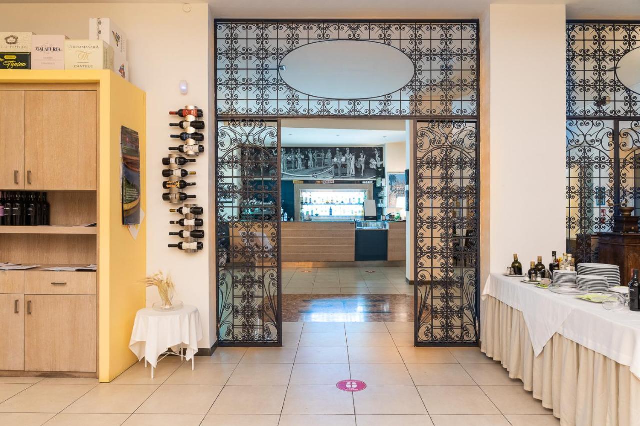 Club Azzurro Hotel & Resort Porto Cesareo Ngoại thất bức ảnh