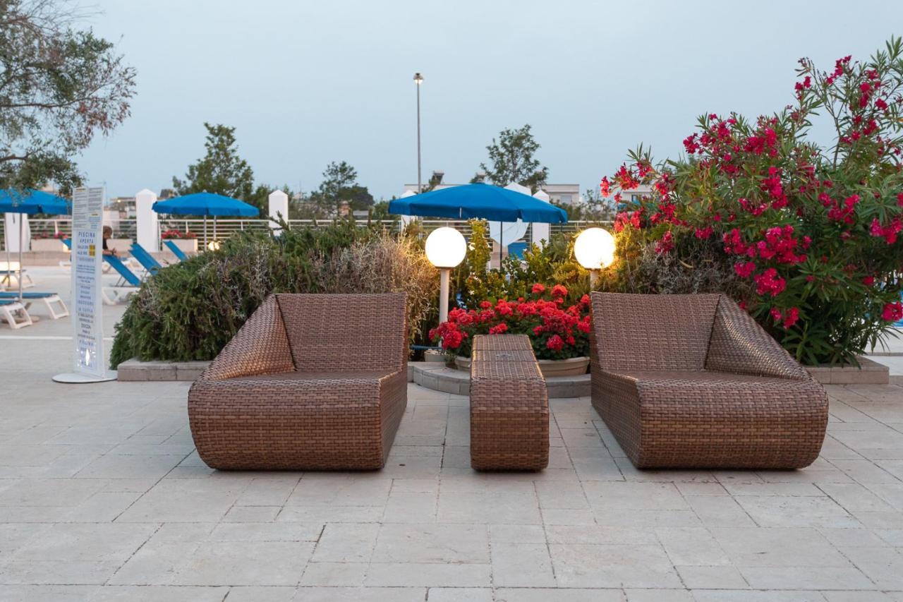 Club Azzurro Hotel & Resort Porto Cesareo Ngoại thất bức ảnh