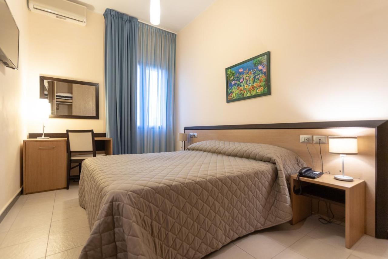 Club Azzurro Hotel & Resort Porto Cesareo Ngoại thất bức ảnh