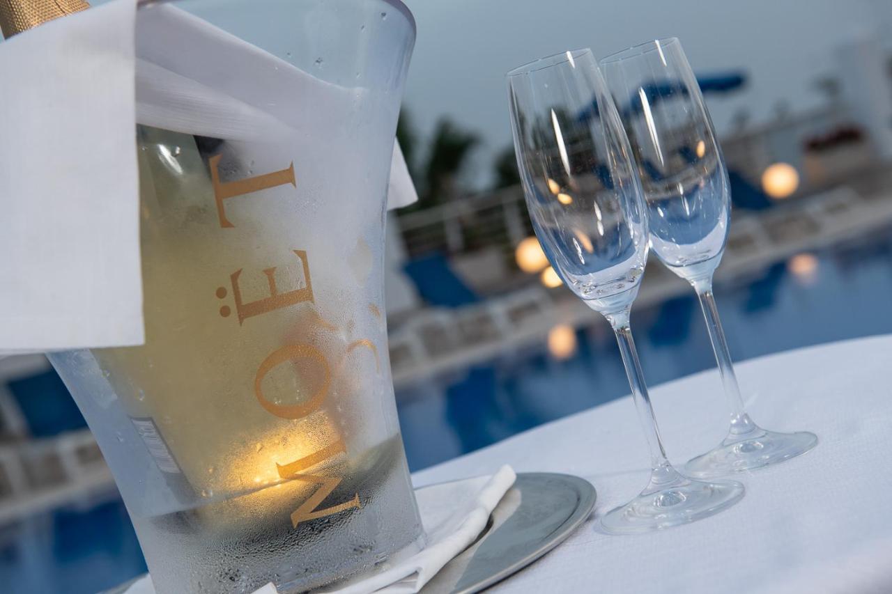 Club Azzurro Hotel & Resort Porto Cesareo Ngoại thất bức ảnh