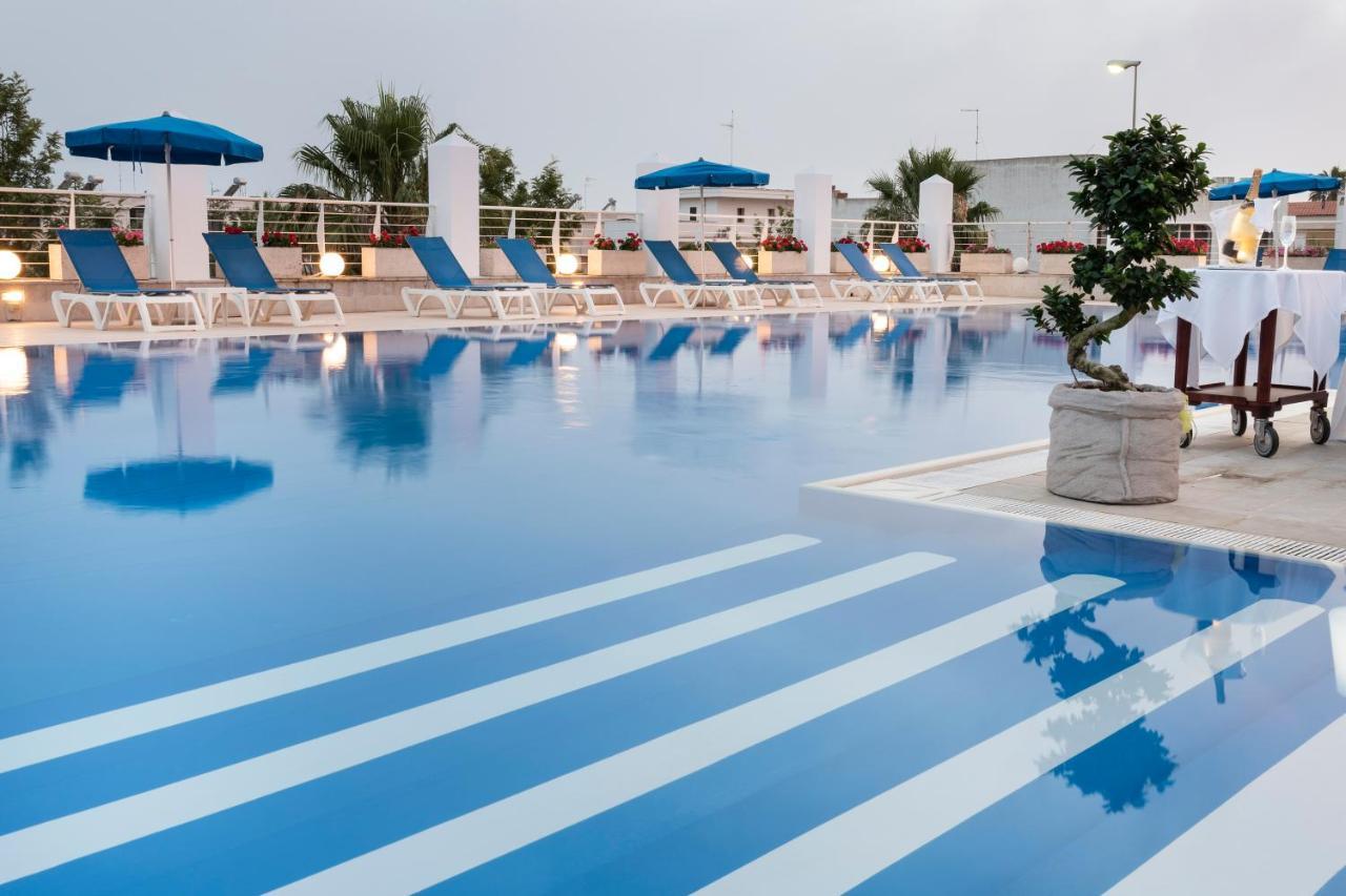 Club Azzurro Hotel & Resort Porto Cesareo Ngoại thất bức ảnh