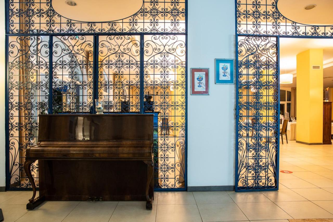 Club Azzurro Hotel & Resort Porto Cesareo Ngoại thất bức ảnh