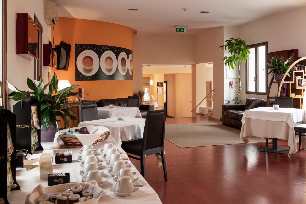 Club Azzurro Hotel & Resort Porto Cesareo Ngoại thất bức ảnh