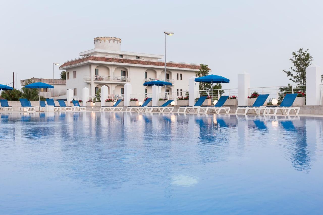 Club Azzurro Hotel & Resort Porto Cesareo Ngoại thất bức ảnh