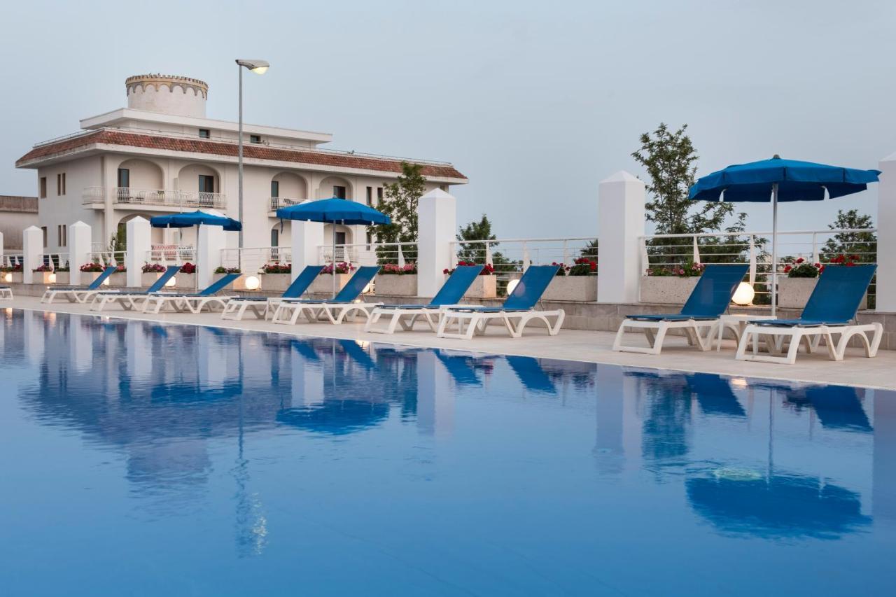 Club Azzurro Hotel & Resort Porto Cesareo Ngoại thất bức ảnh